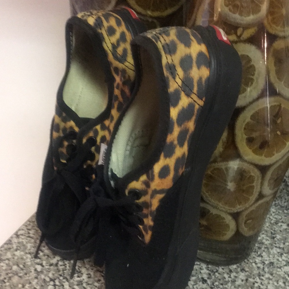 Flat  Leopard stylish shoe